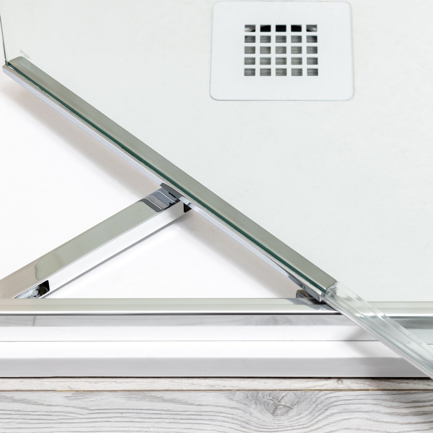 Magnetic infold linkage system - for a controlled and gentle close action, while also ensuring a water tight enclosure.