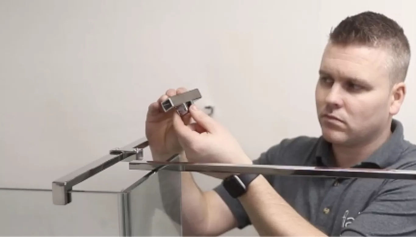 Installers Ayo Glass Joining Bracket Installation G
